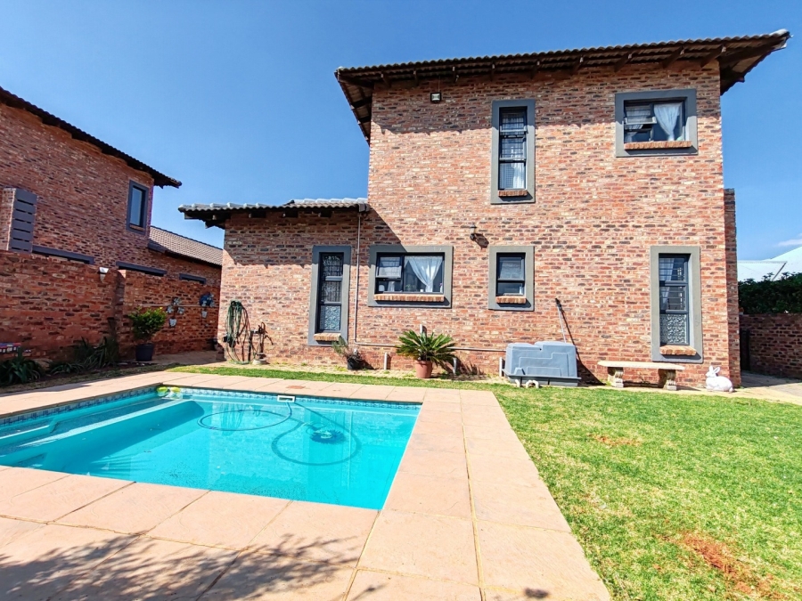 3 Bedroom Property for Sale in Lifestyle Estate North West